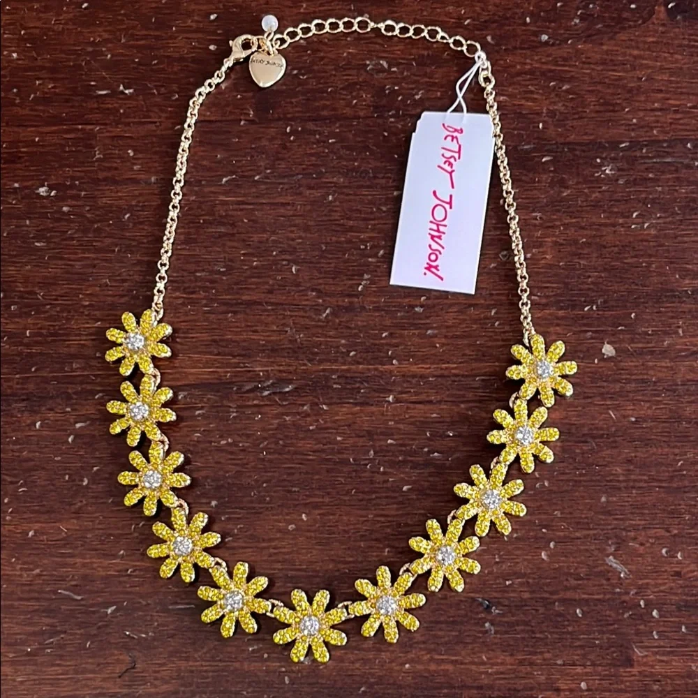 Betsey Johnson Adjustable Pavé Yellow Daisy Frontal Necklace NWT - Picture 1 of 9